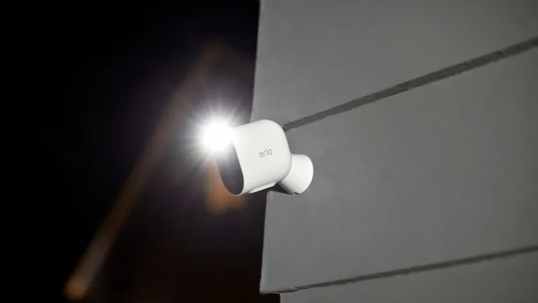 camera arlo exterieur nuit